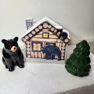 Salt & Pepper Bear and Pine Tree Shakers With Napkin Holder Set New In Box
